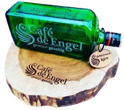 CO2- lasermerkint&auml;- ja kaiverruskone